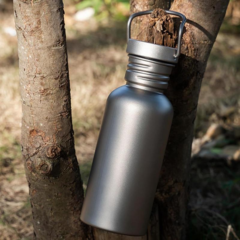 Gourde Titane 500ml accroche