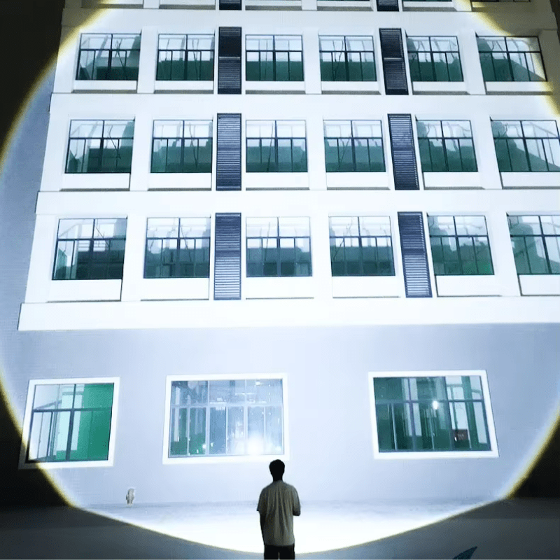 Lampe Torche Ultra Puissante 4000 Lumens éclairage large